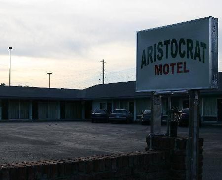Aristocrat Motor Inn Bolivar Экстерьер фото