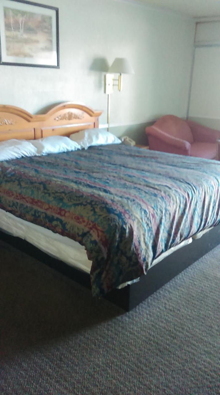 Aristocrat Motor Inn Bolivar Экстерьер фото